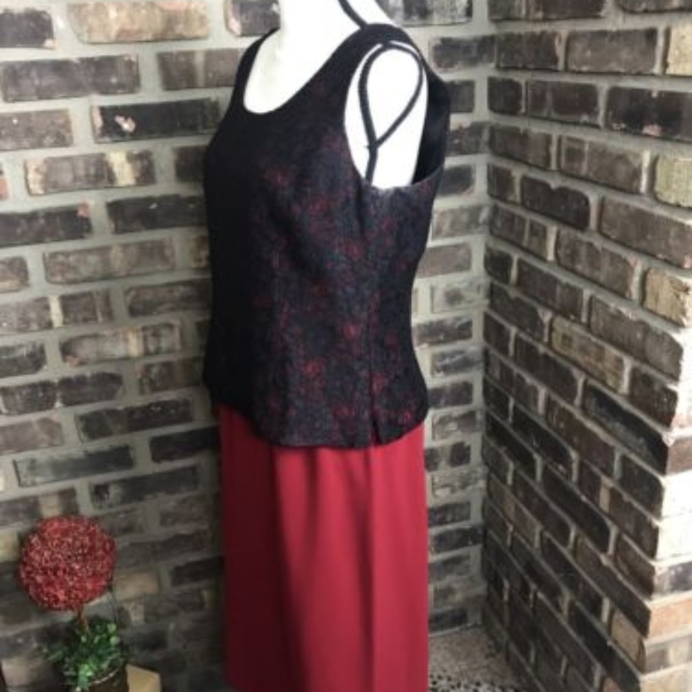 KASPER 2 PIECE SKIRT & LACE TOP AA